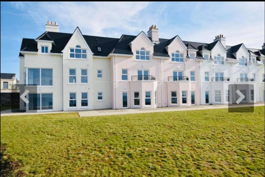 Luxurious Beach Front Apartment In ポートラッシュ エクステリア 写真