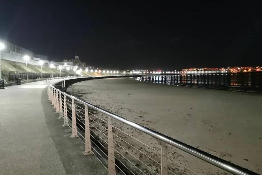 Luxurious Beach Front Apartment In ポートラッシュ エクステリア 写真